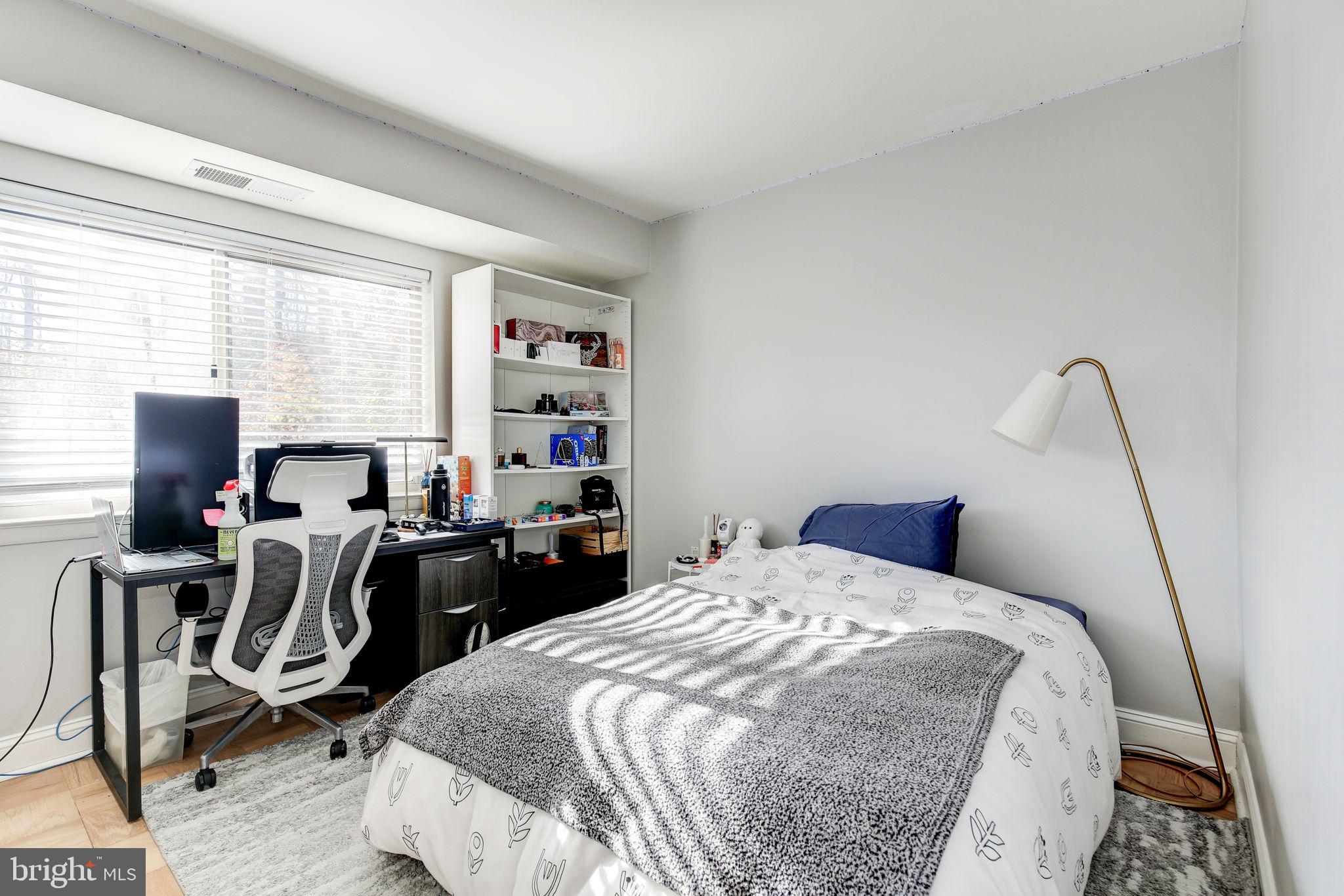 BETHESDA PARK - Residential