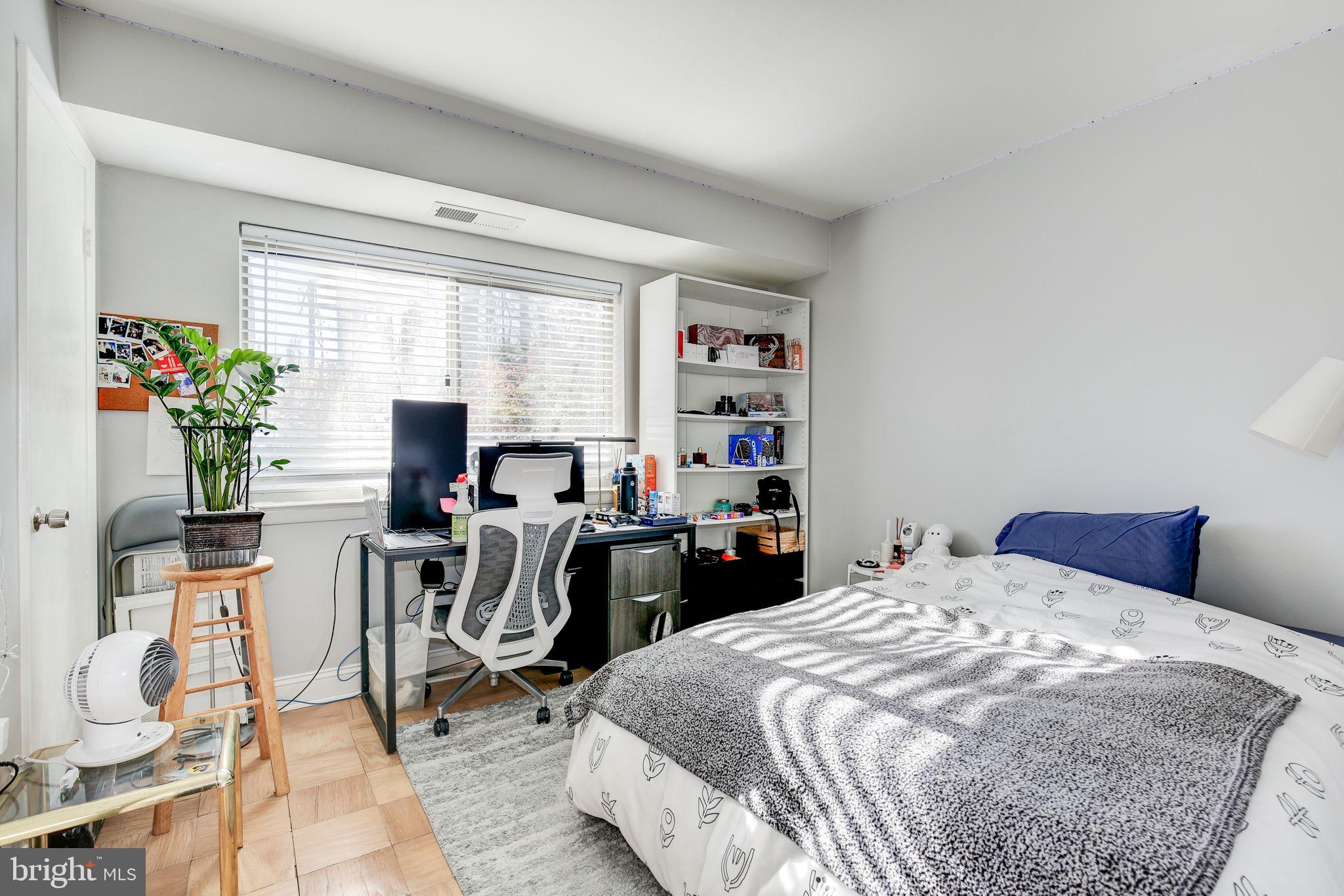 BETHESDA PARK - Residential