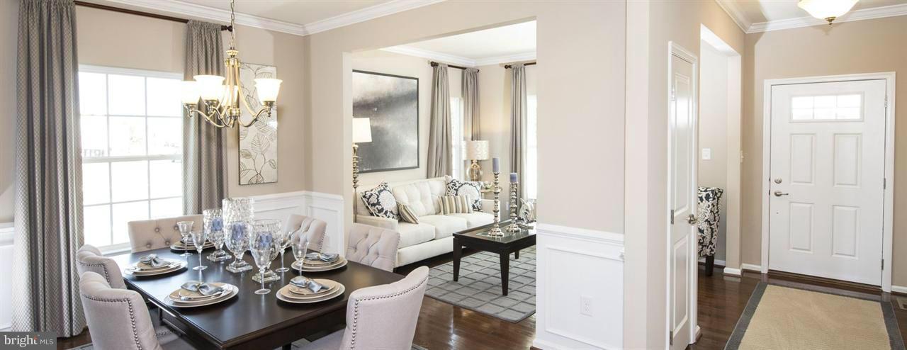 FOX WOOD MANOR - Residential