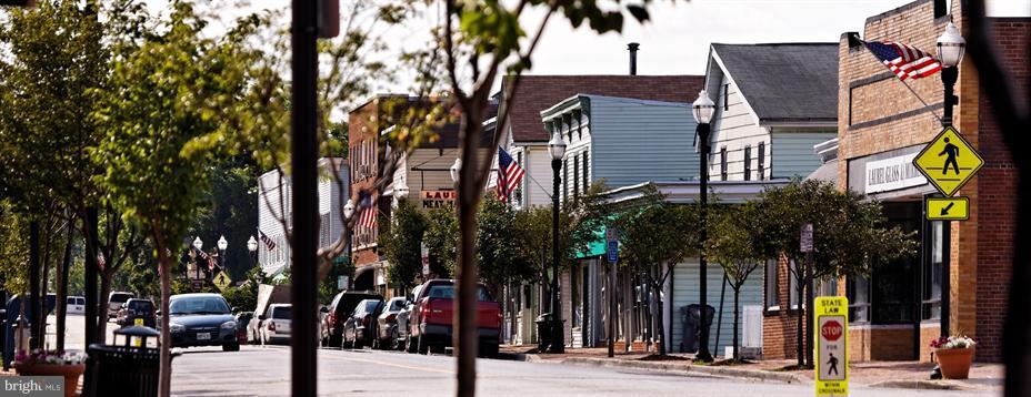 FOX WOOD MANOR - Residential