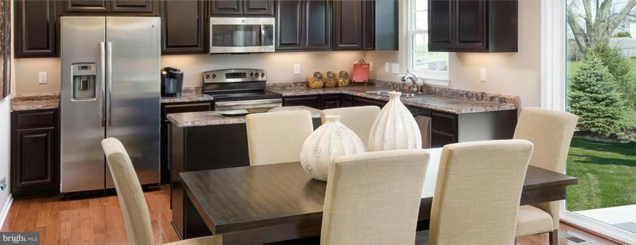 FOX WOOD MANOR - Residential