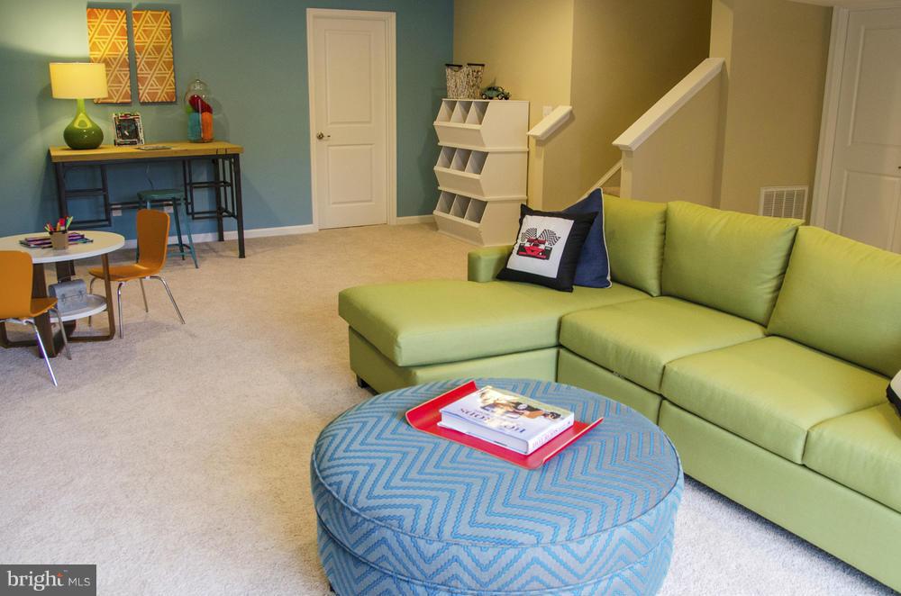 FOX WOOD MANOR - Residential