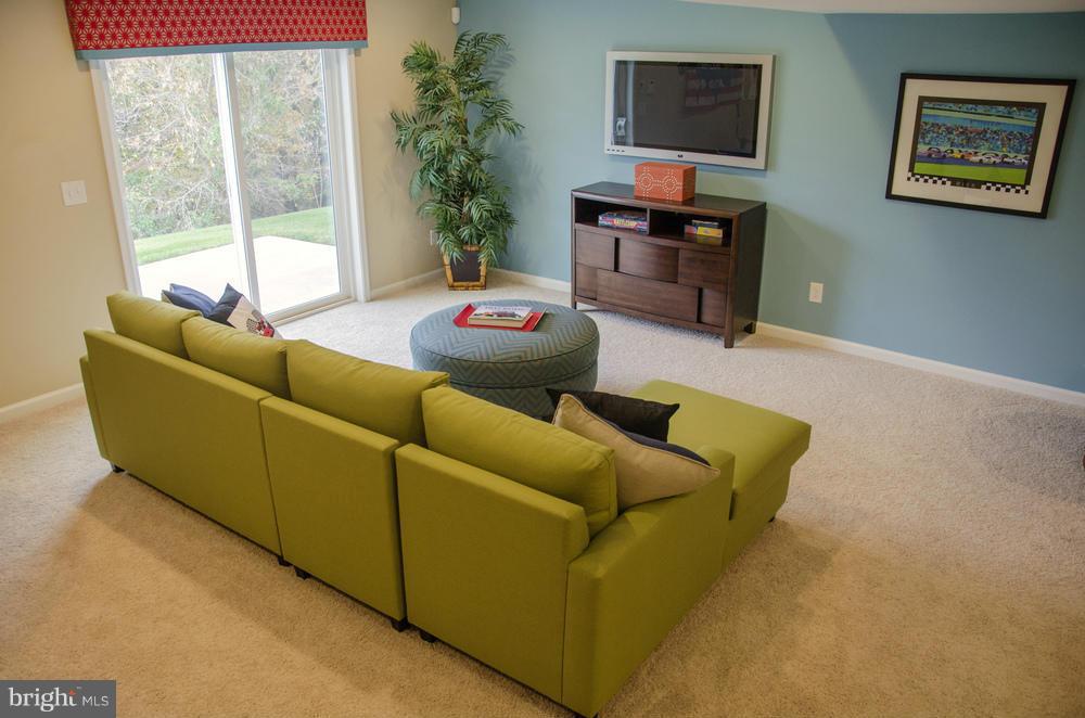 FOX WOOD MANOR - Residential