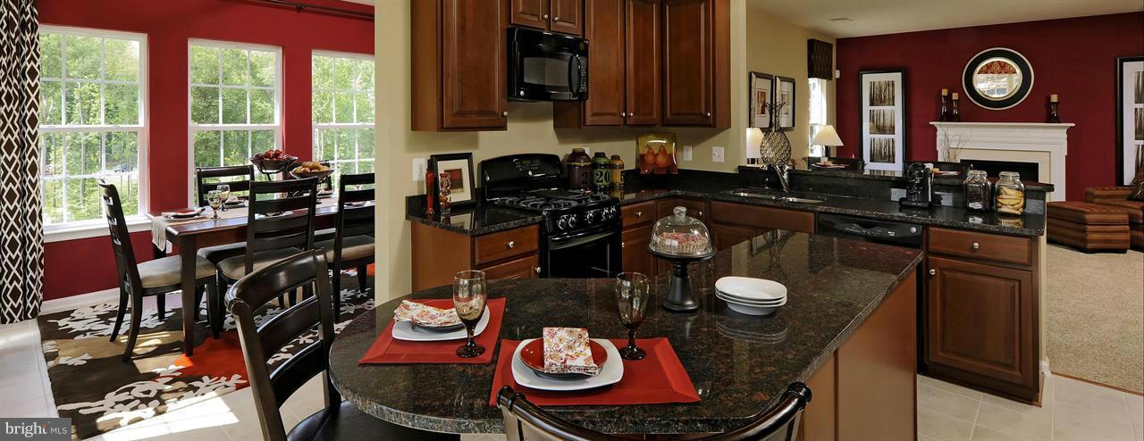 FOX WOOD MANOR - Residential