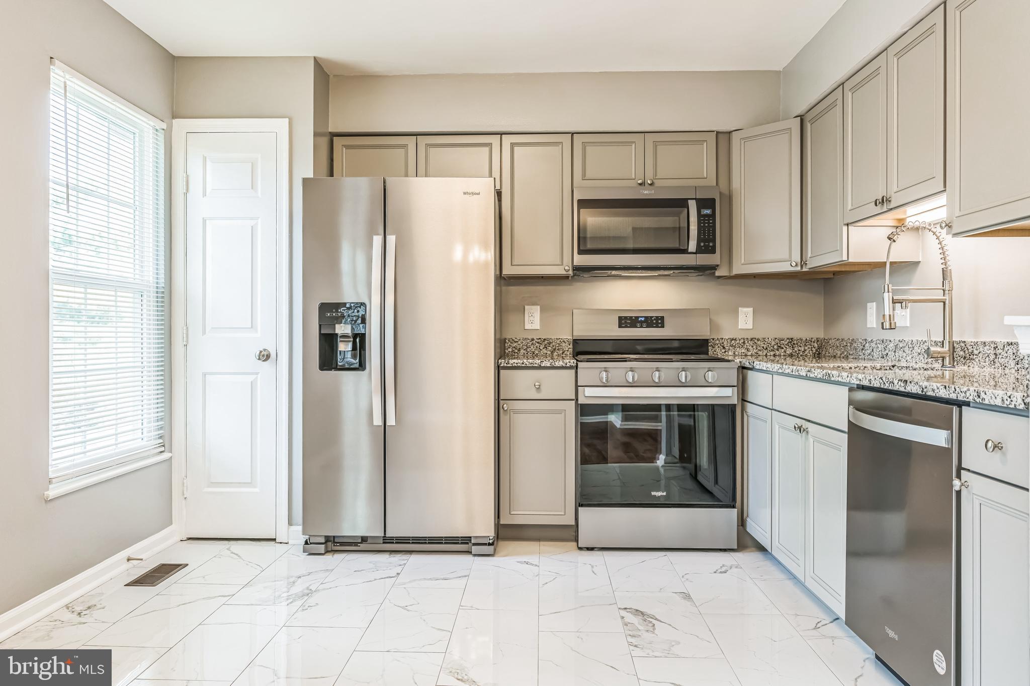 MAPLE POINTE - Residential