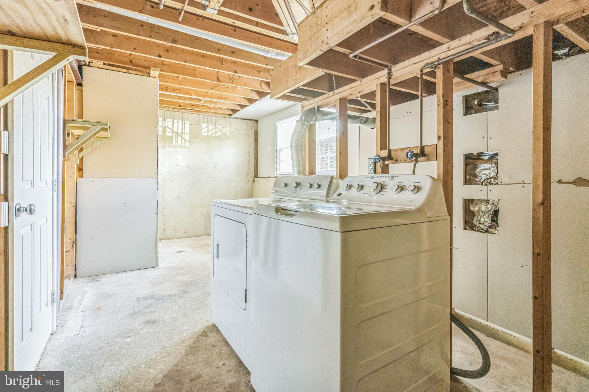 MAPLE POINTE - Residential