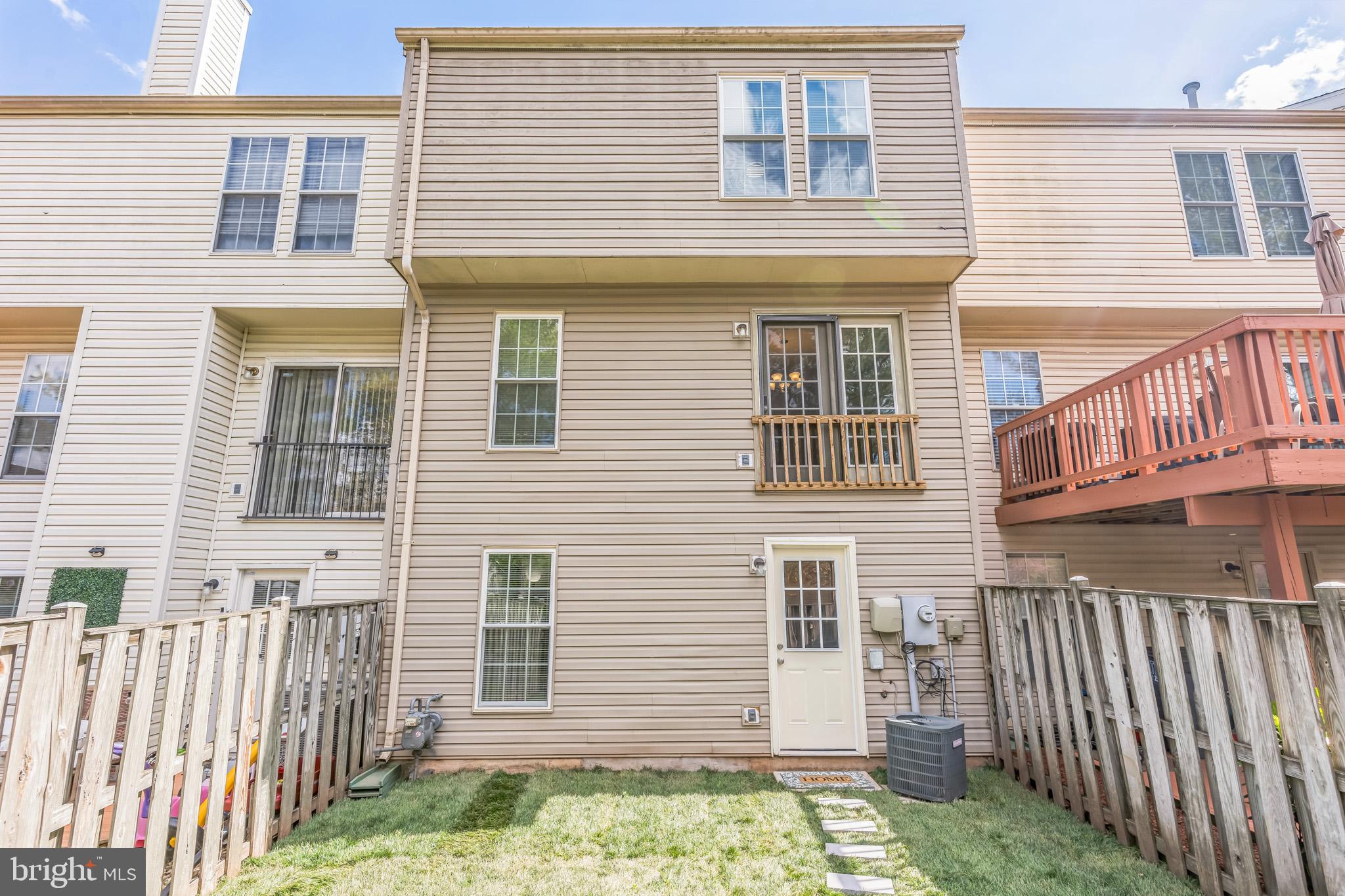 MAPLE POINTE - Residential