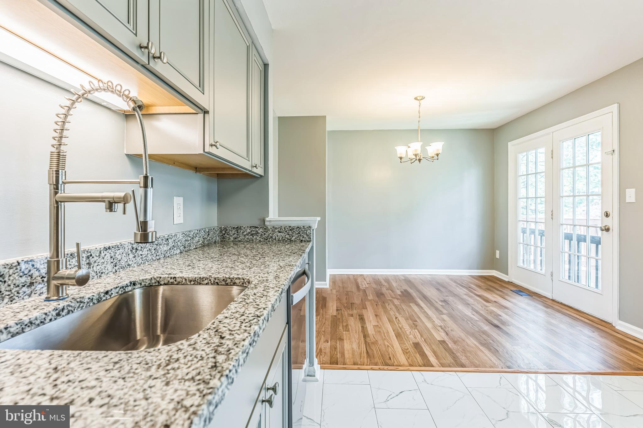 MAPLE POINTE - Residential