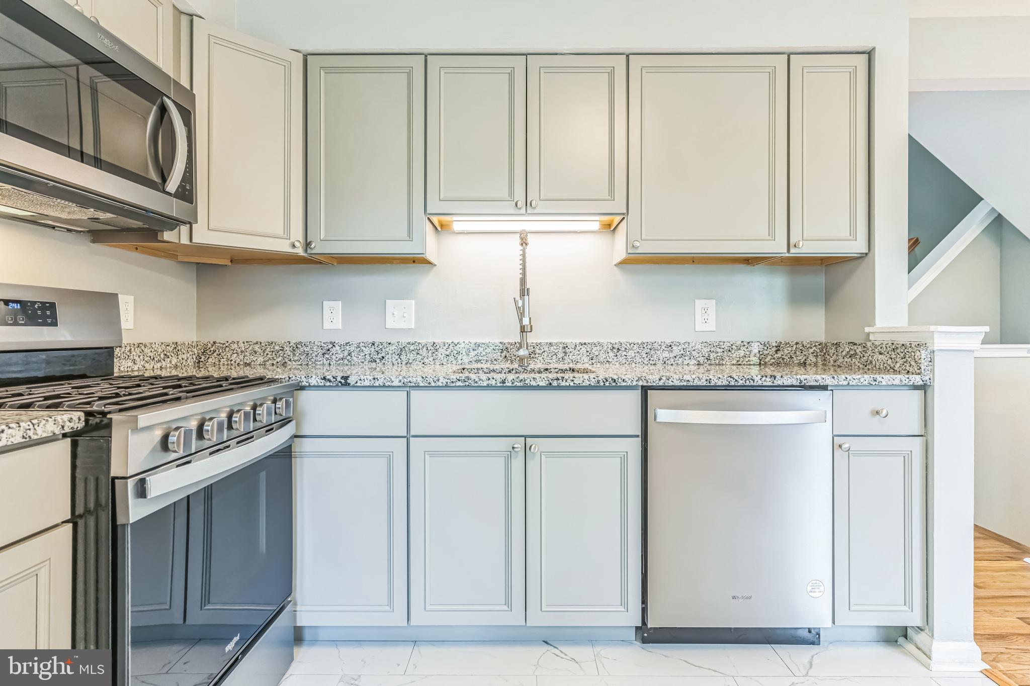 MAPLE POINTE - Residential