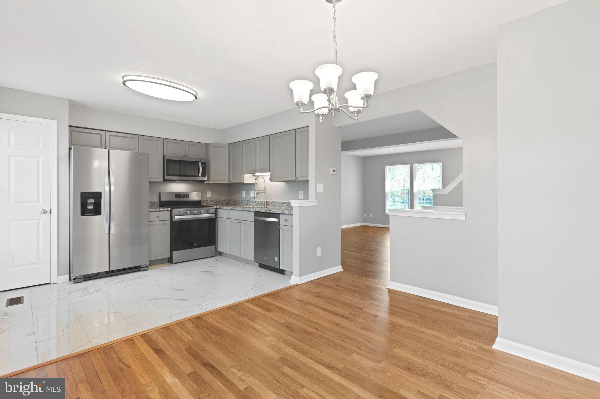 MAPLE POINTE - Residential