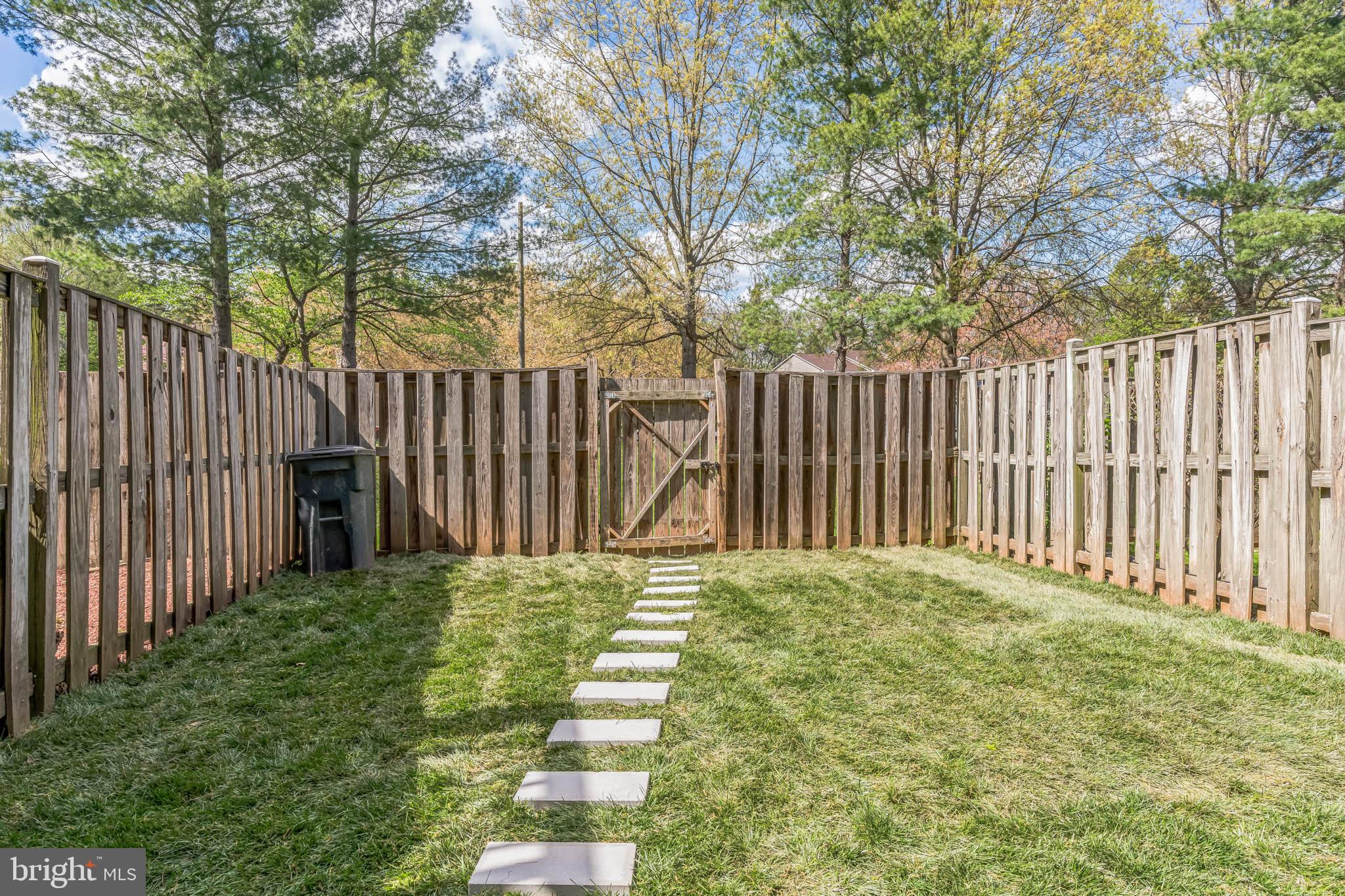 MAPLE POINTE - Residential