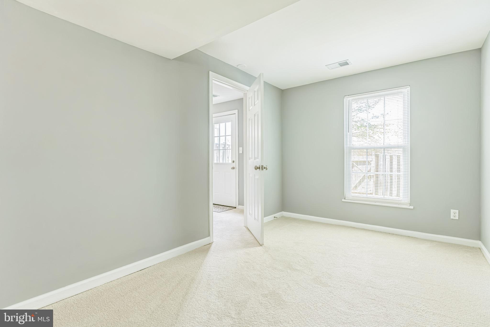 MAPLE POINTE - Residential