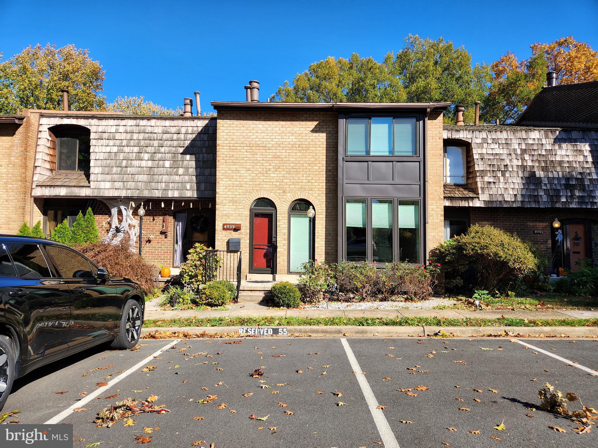 BRISTOW VILLAGE - Residential Lease