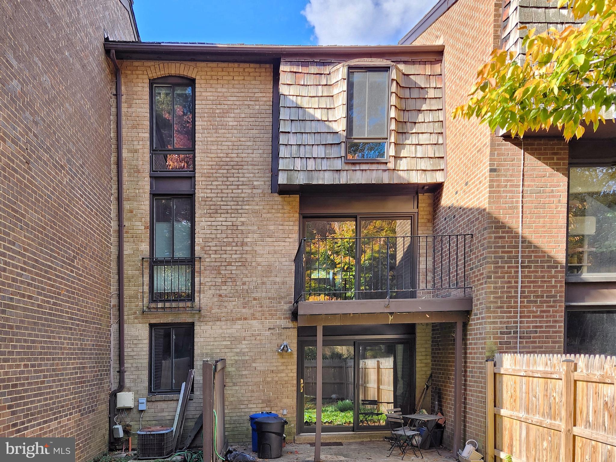 BRISTOW VILLAGE - Residential Lease