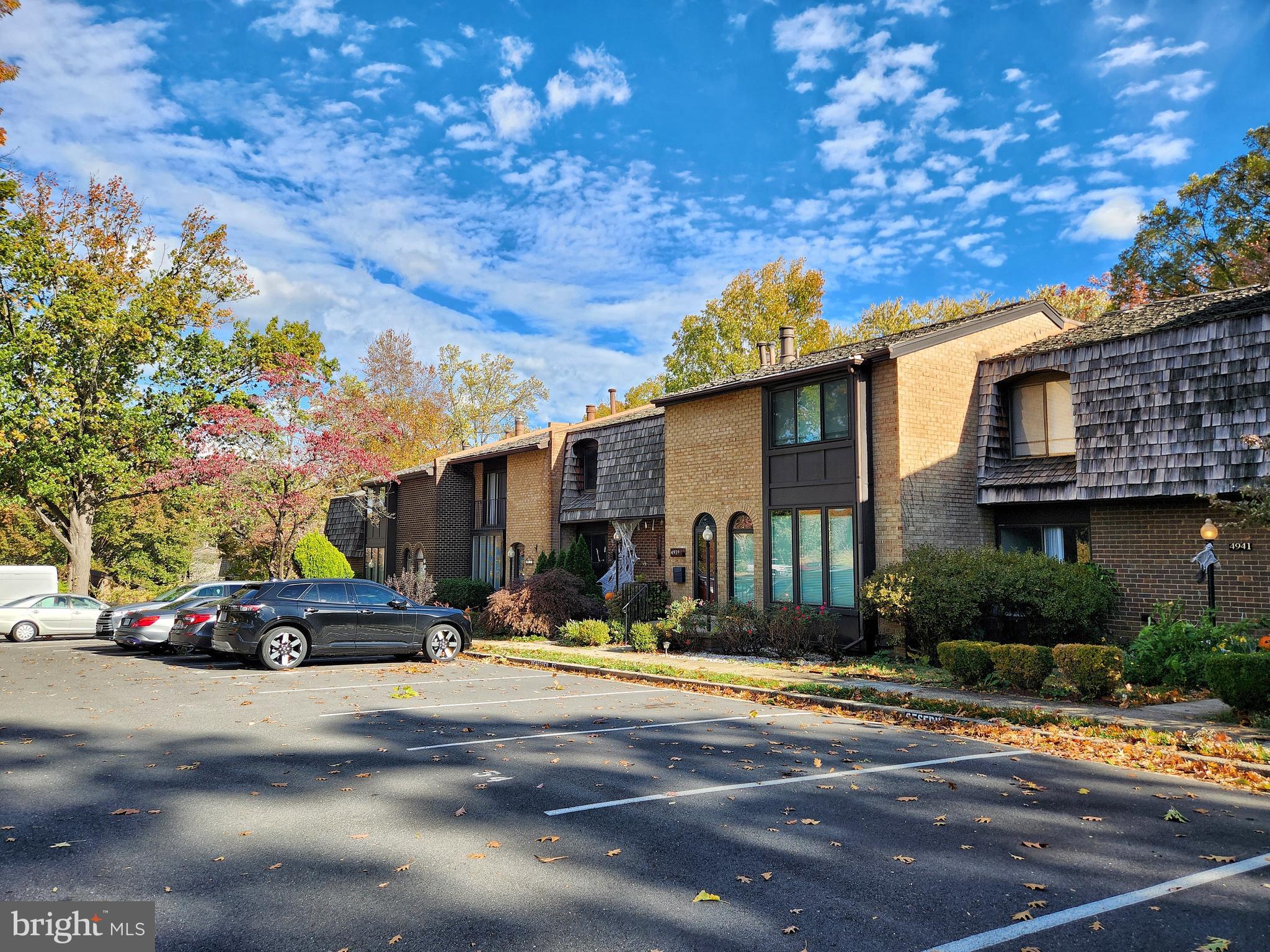 BRISTOW VILLAGE - Residential Lease