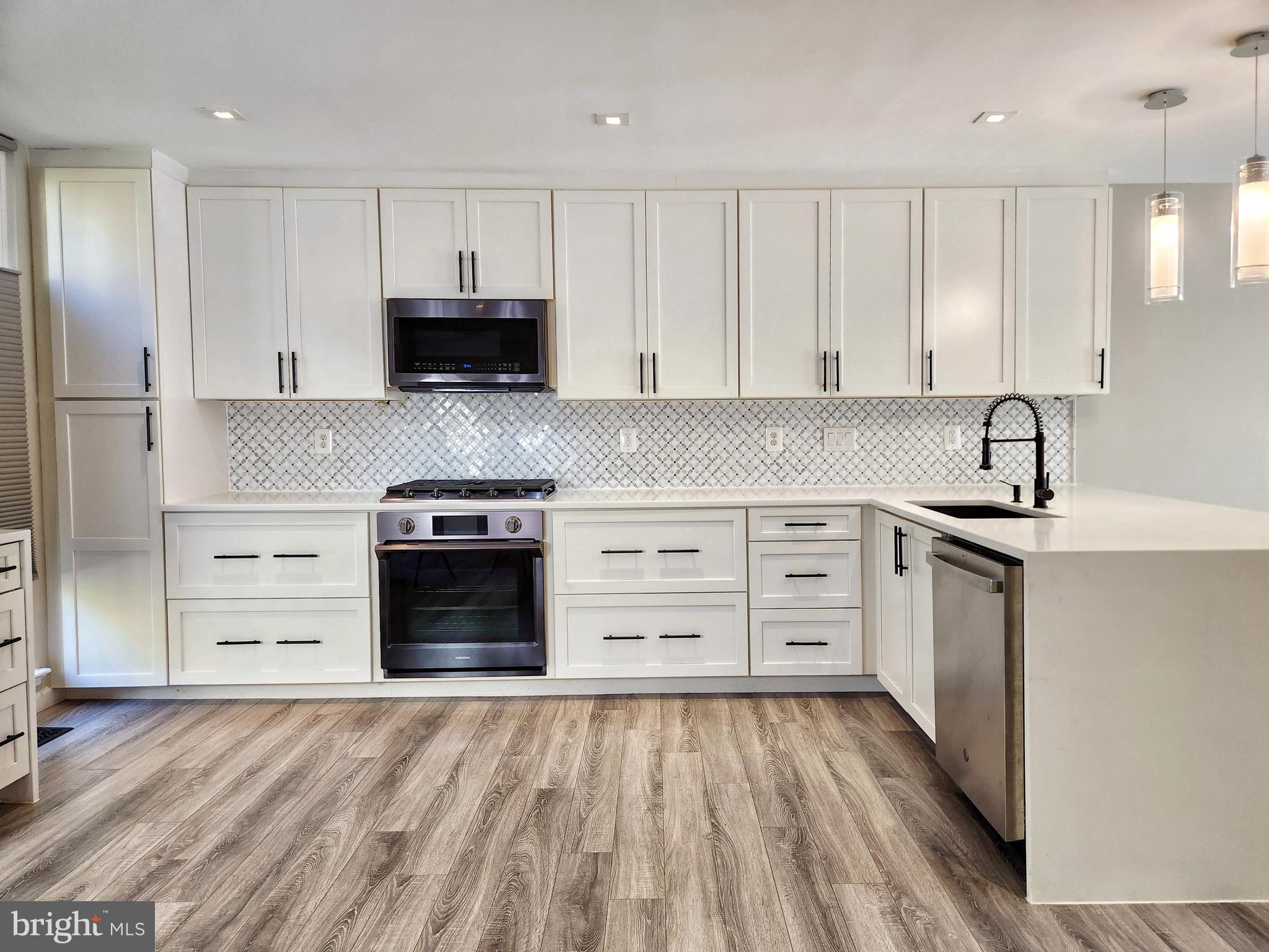 BRISTOW VILLAGE - Residential Lease