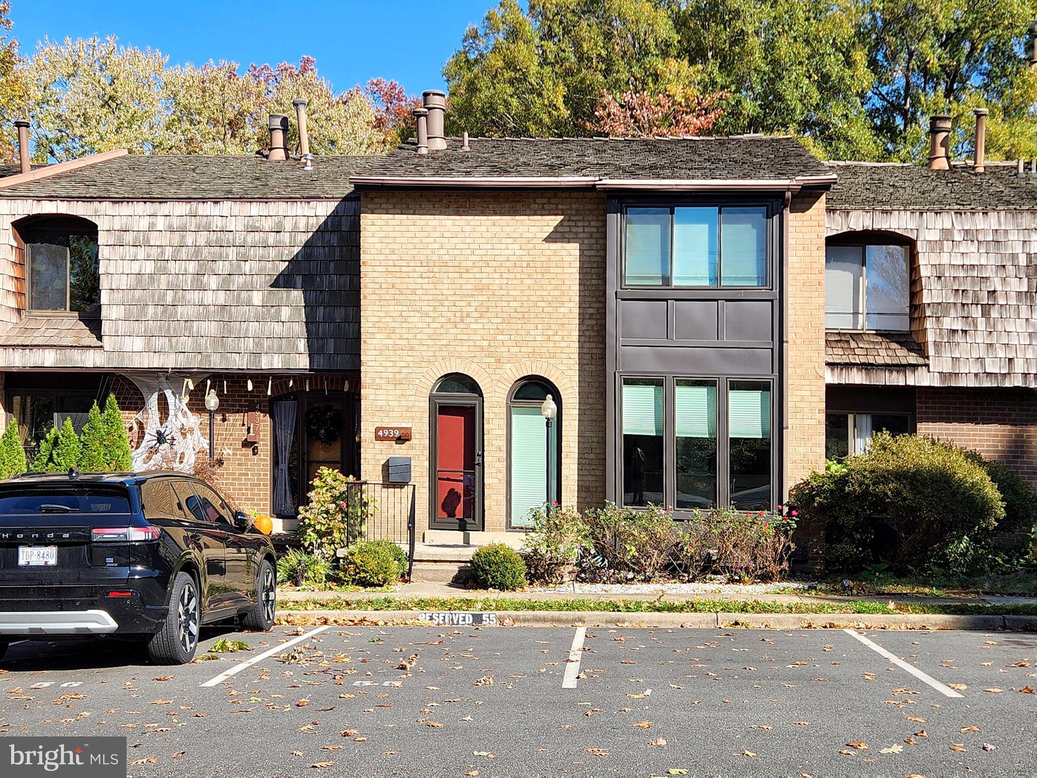 BRISTOW VILLAGE - Residential Lease