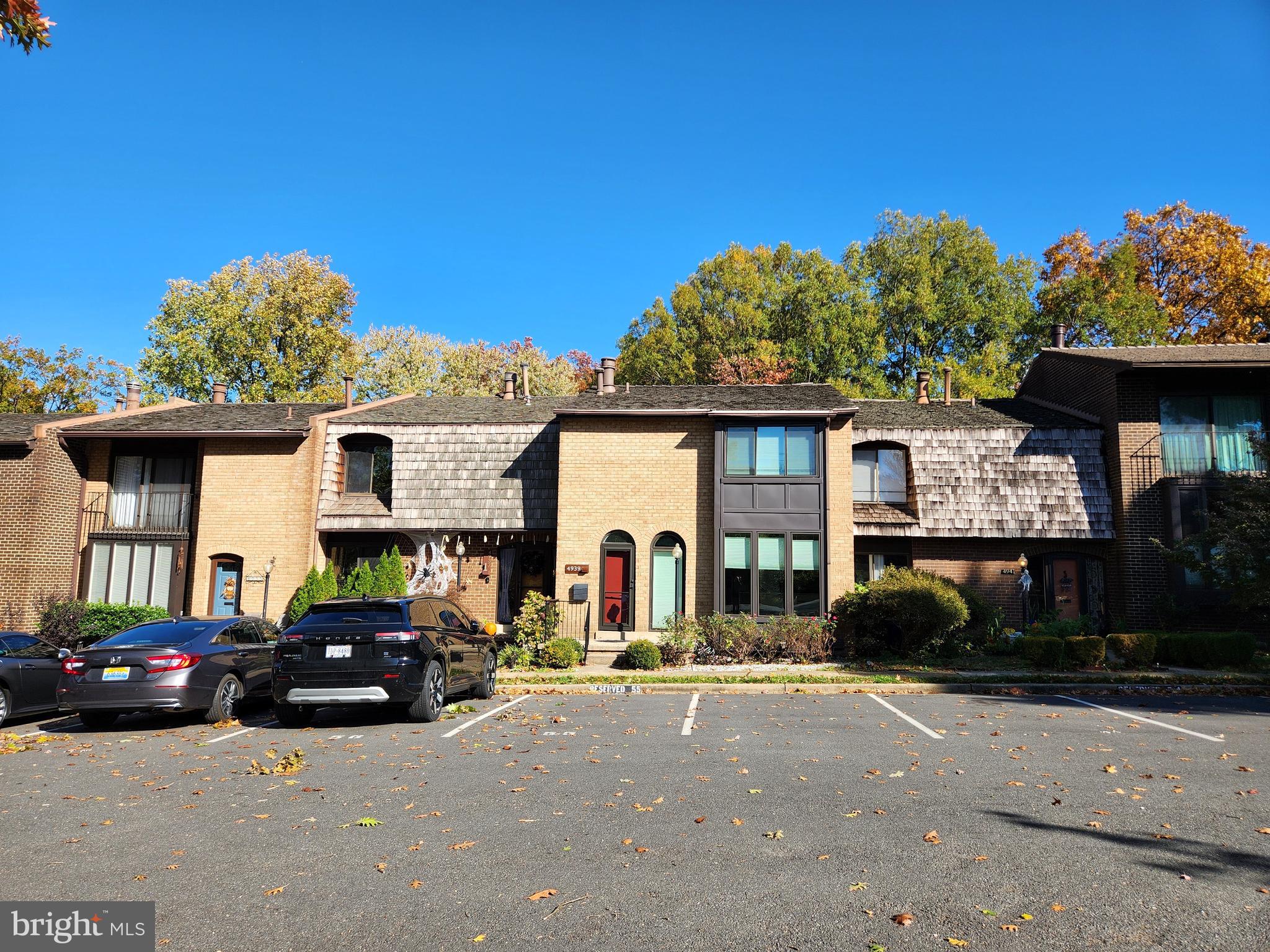 BRISTOW VILLAGE - Residential Lease