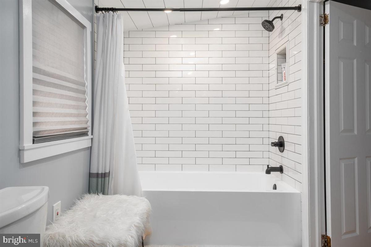 SYLVAN SHORES - Residential