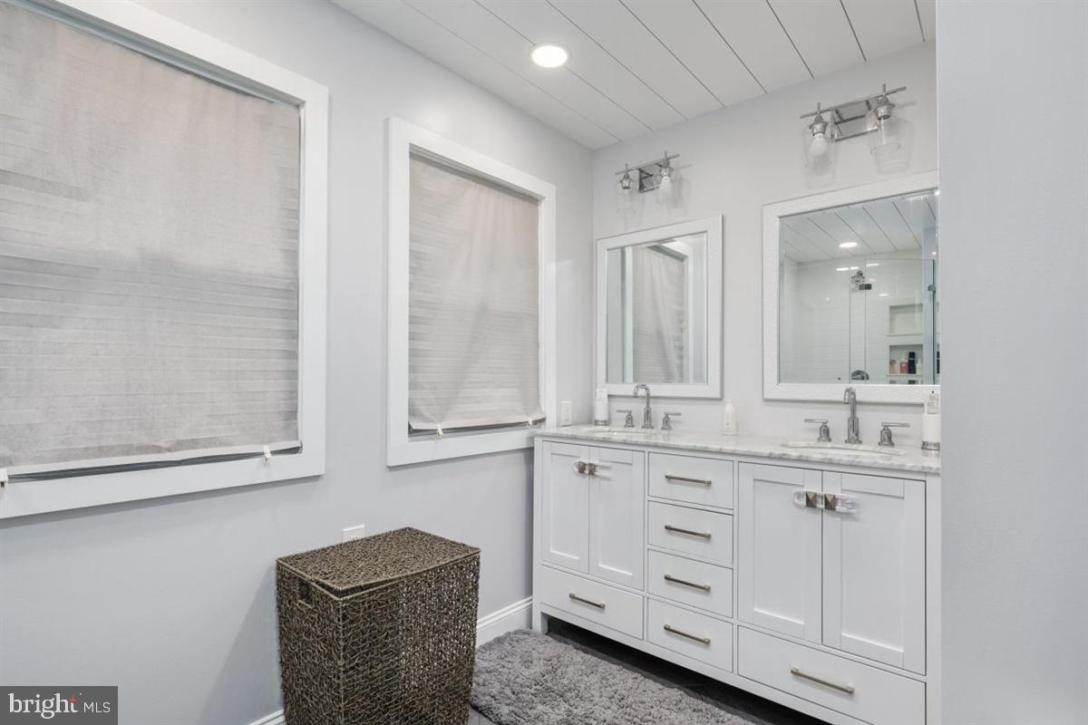 SYLVAN SHORES - Residential