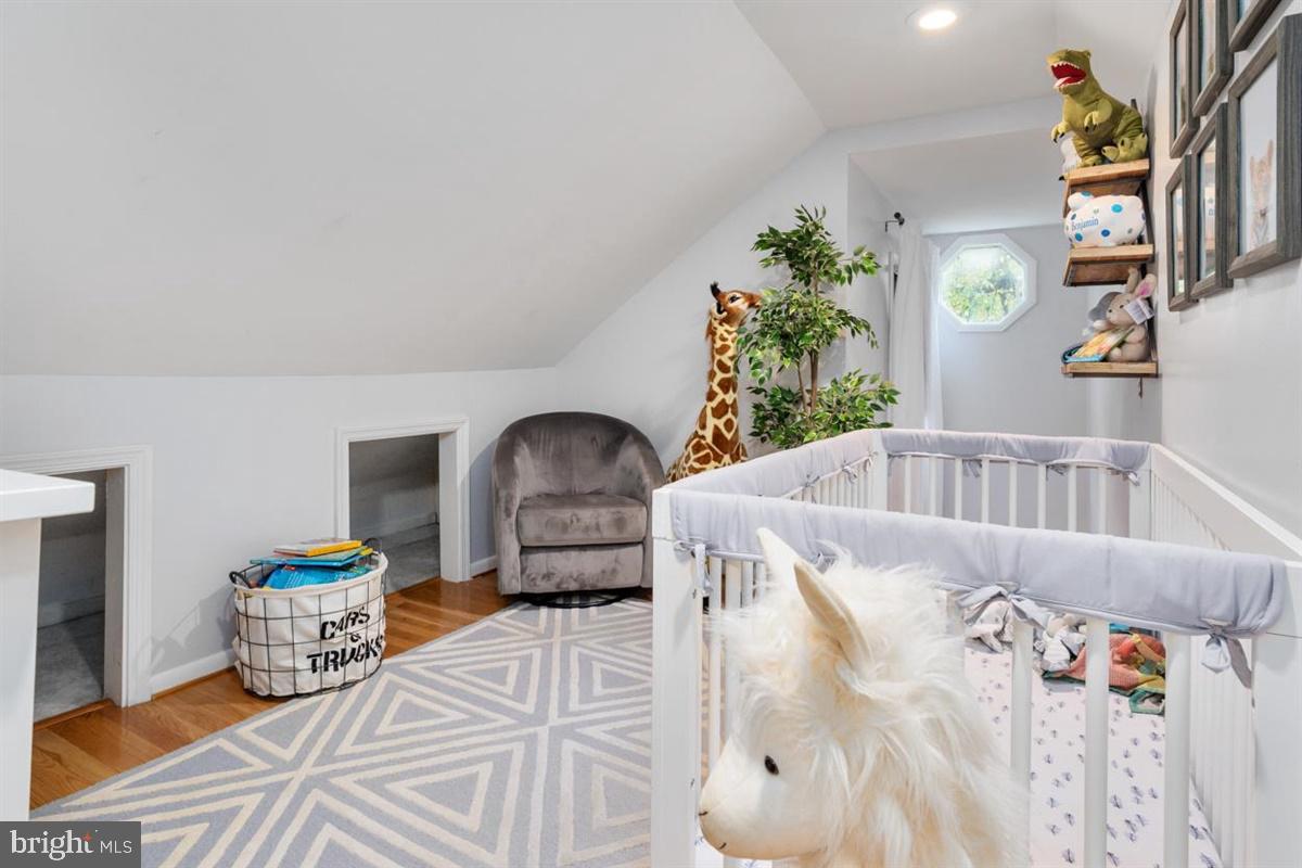 SYLVAN SHORES - Residential