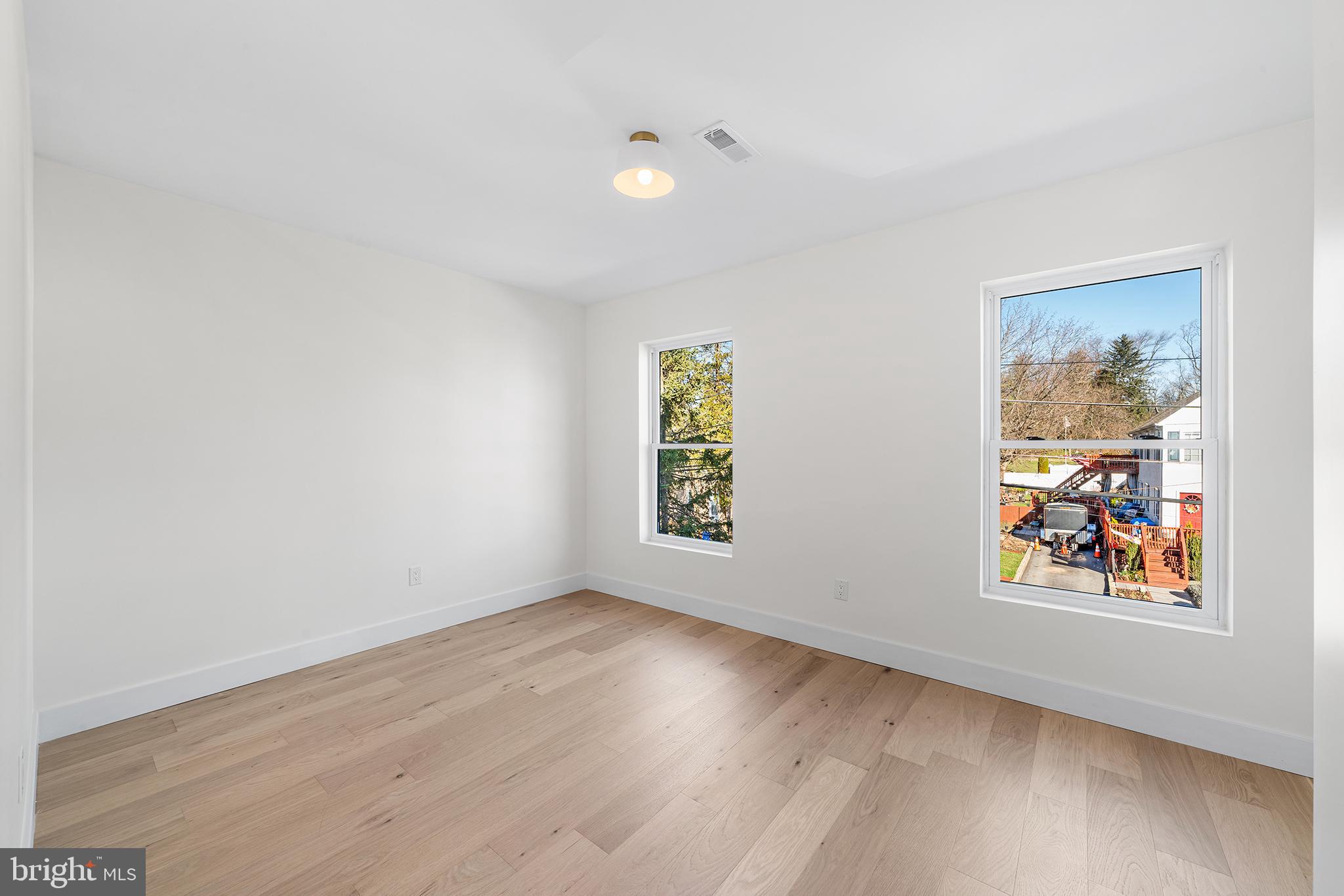 BRYN MAWR - Residential