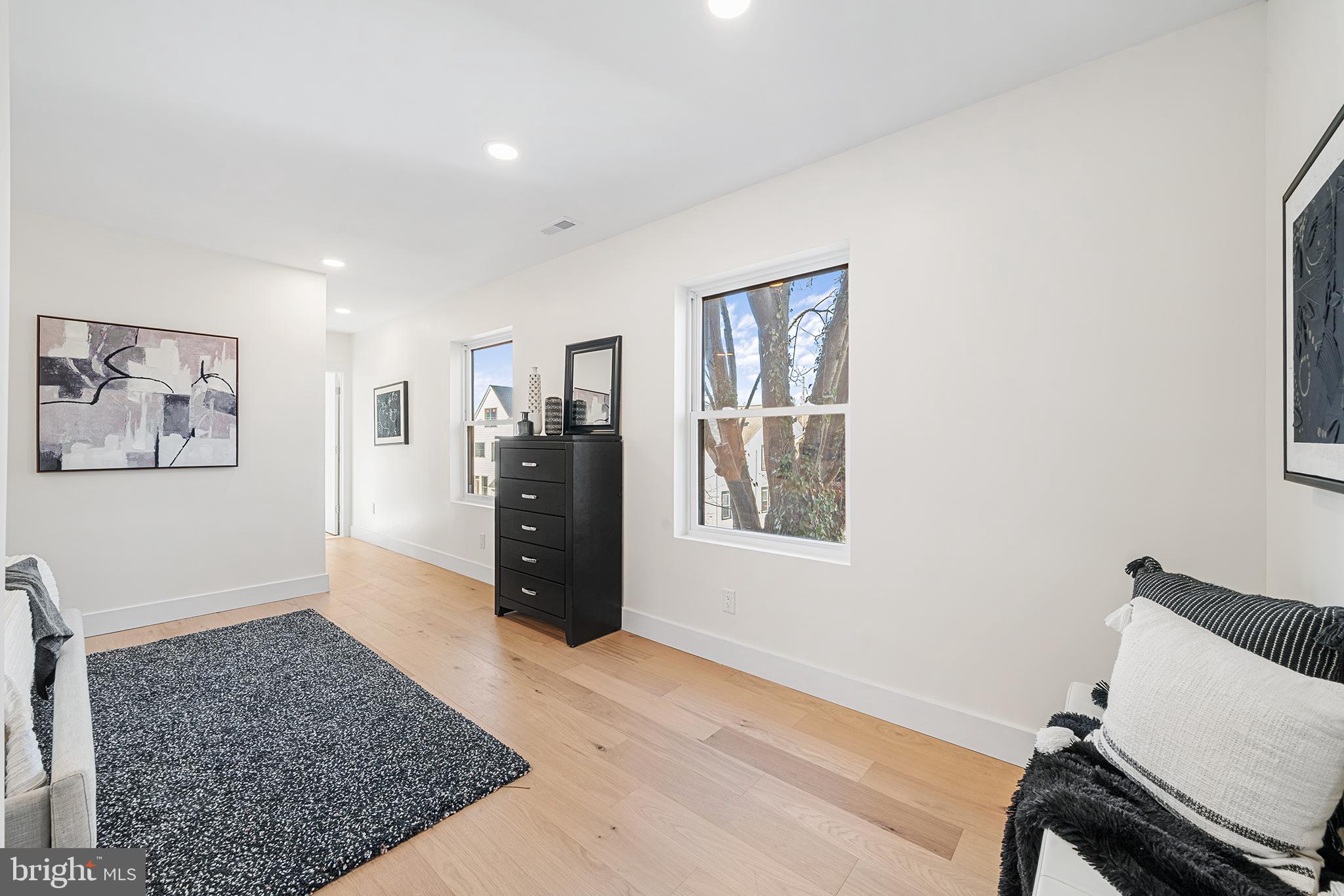 BRYN MAWR - Residential