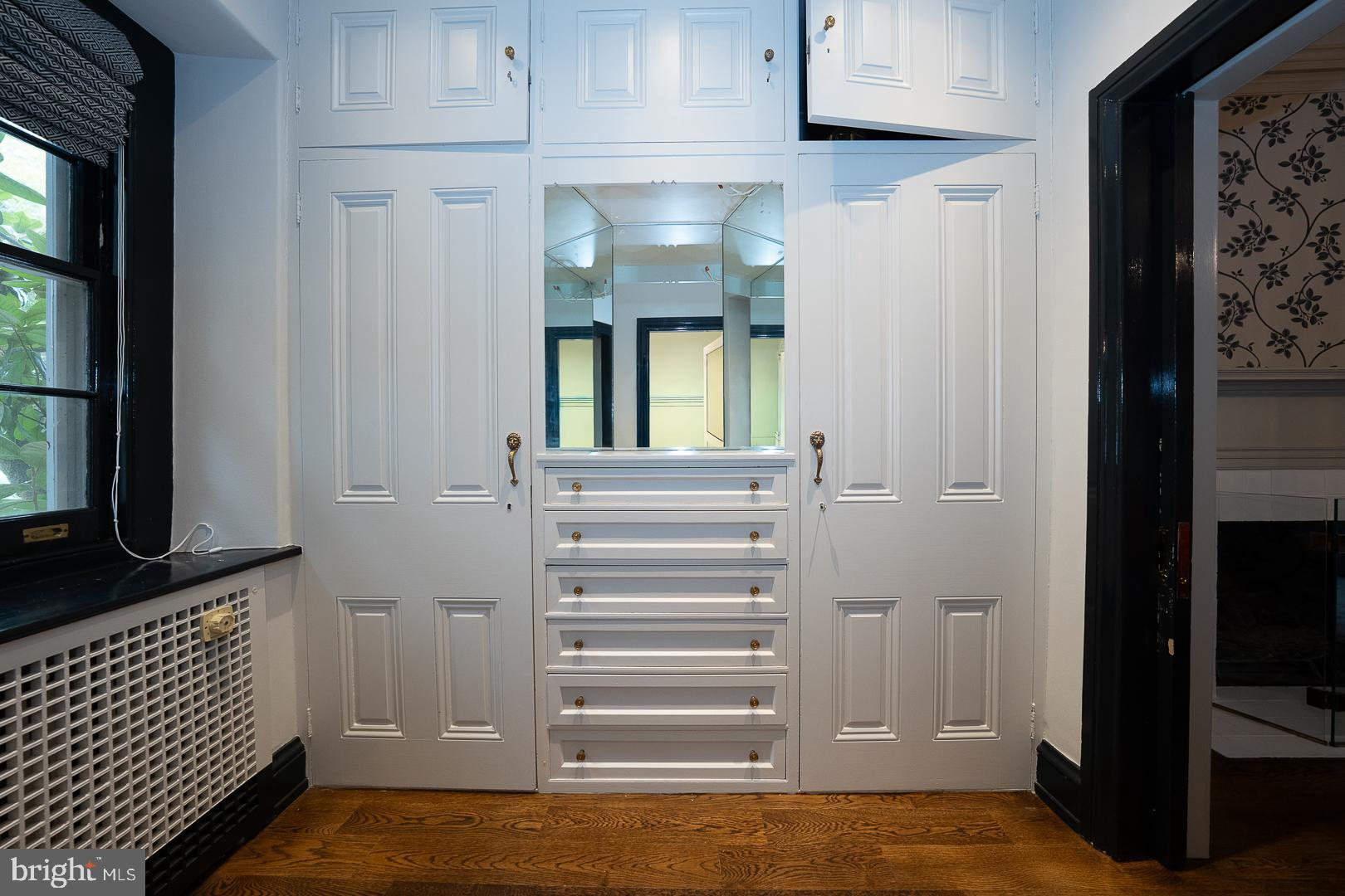 GLADWYNE - Residential