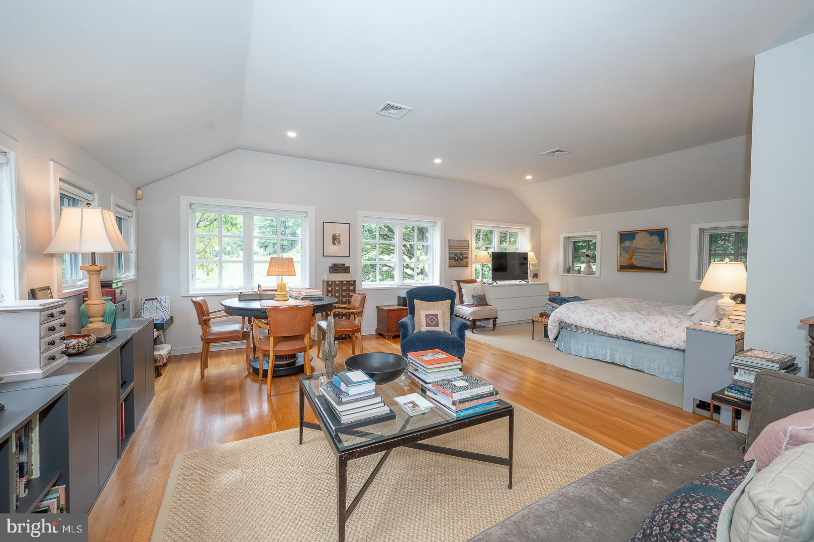 GLADWYNE - Residential