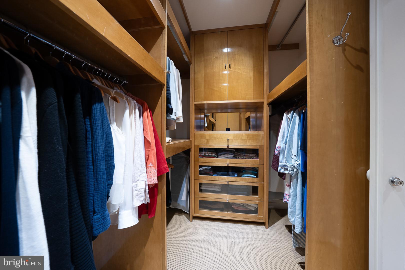 GLADWYNE - Residential