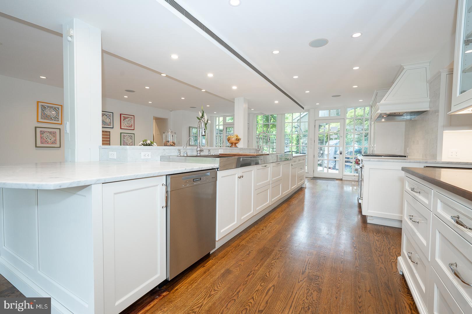 GLADWYNE - Residential