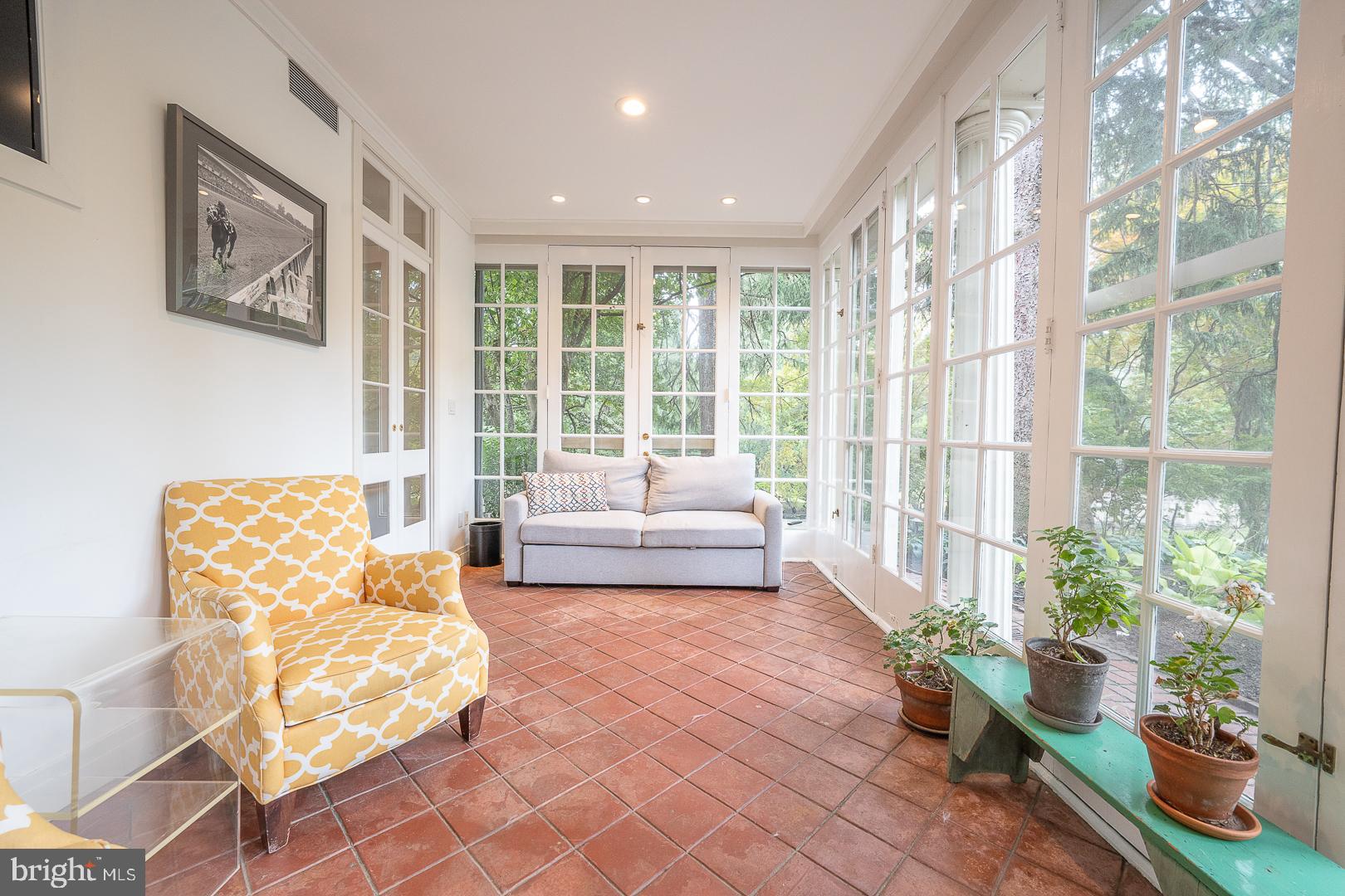 GLADWYNE - Residential