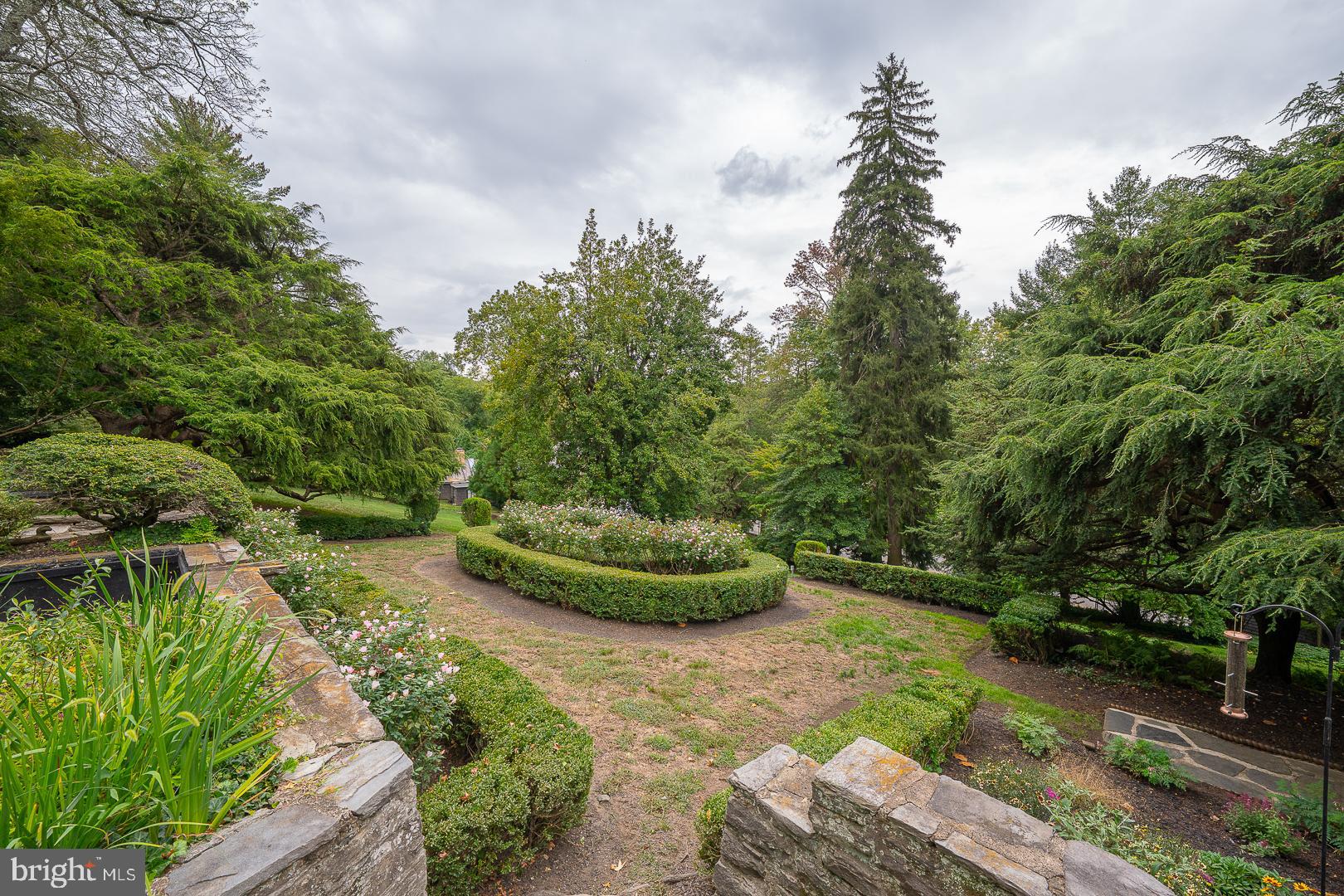 GLADWYNE - Residential