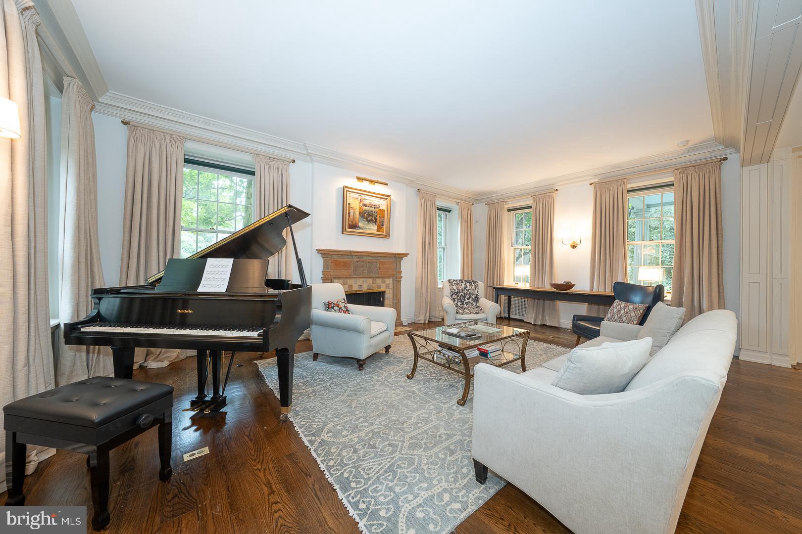 GLADWYNE - Residential