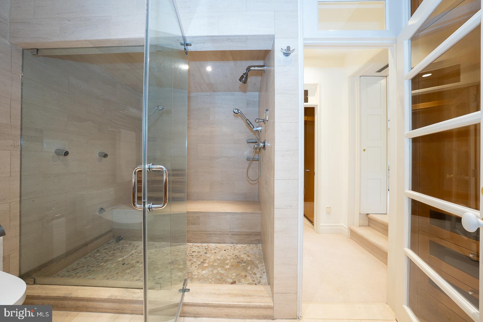 GLADWYNE - Residential