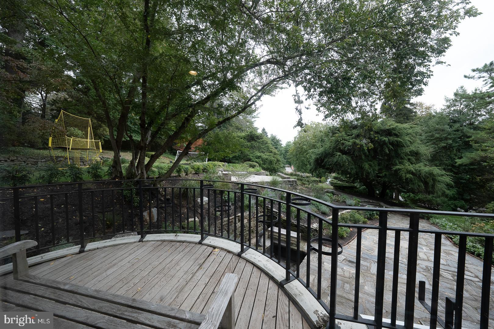 GLADWYNE - Residential