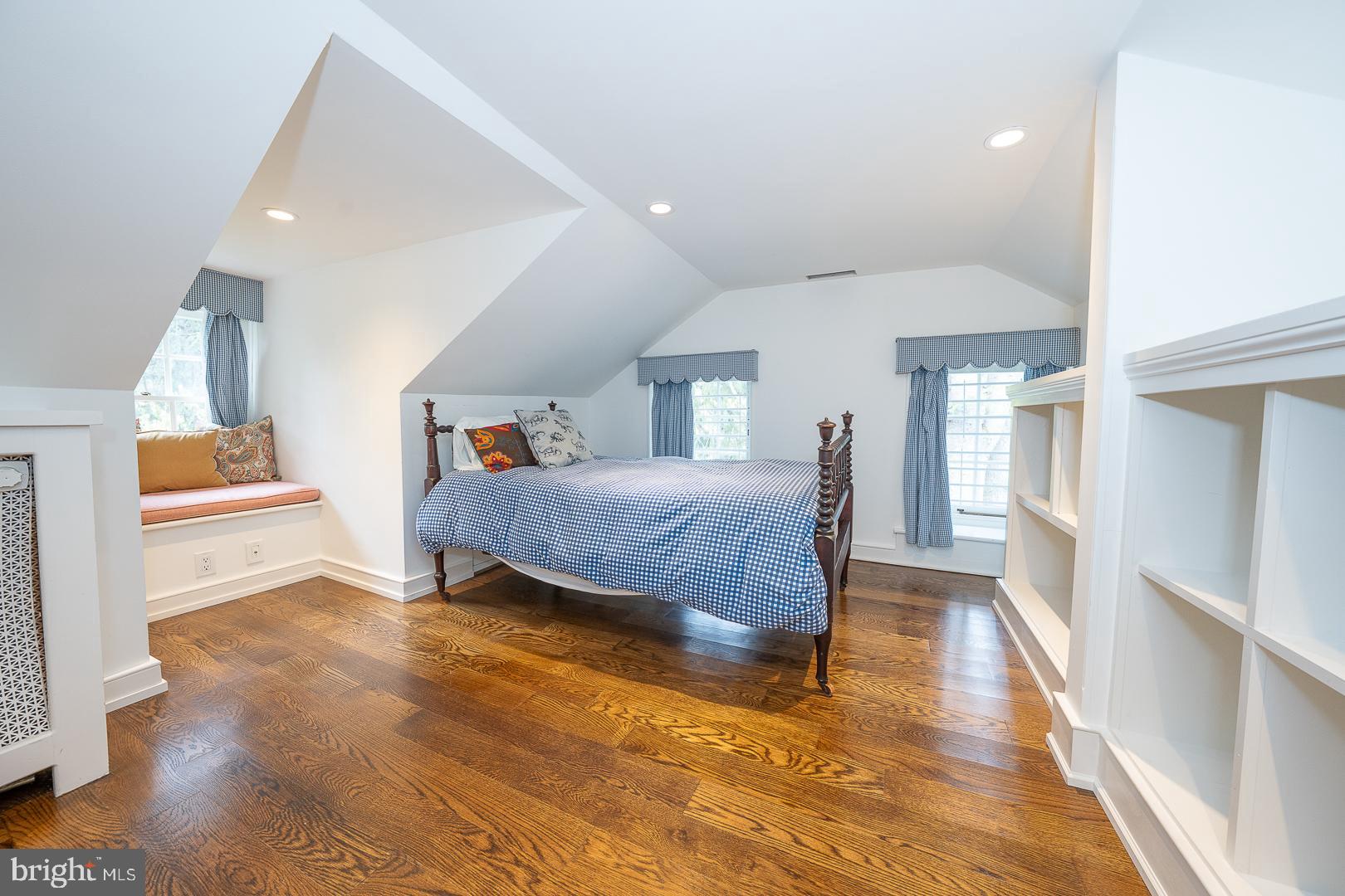 GLADWYNE - Residential