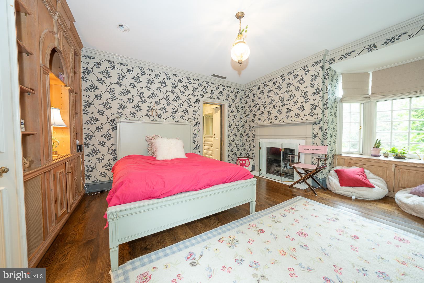 GLADWYNE - Residential