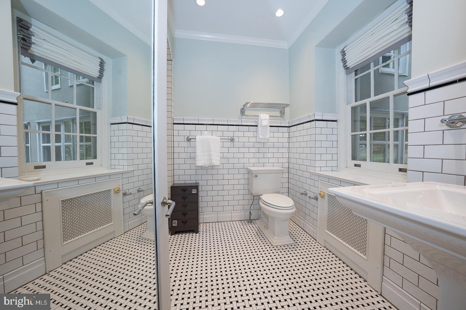 GLADWYNE - Residential