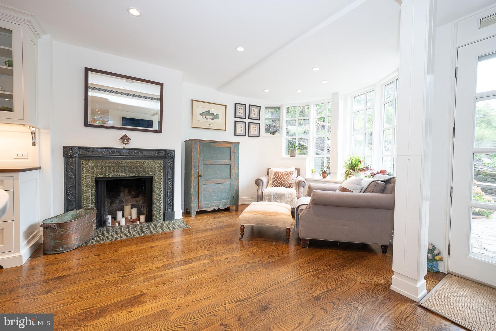 GLADWYNE - Residential