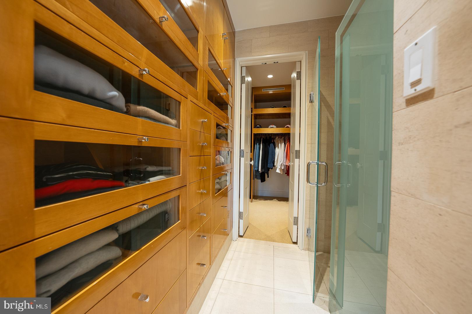 GLADWYNE - Residential