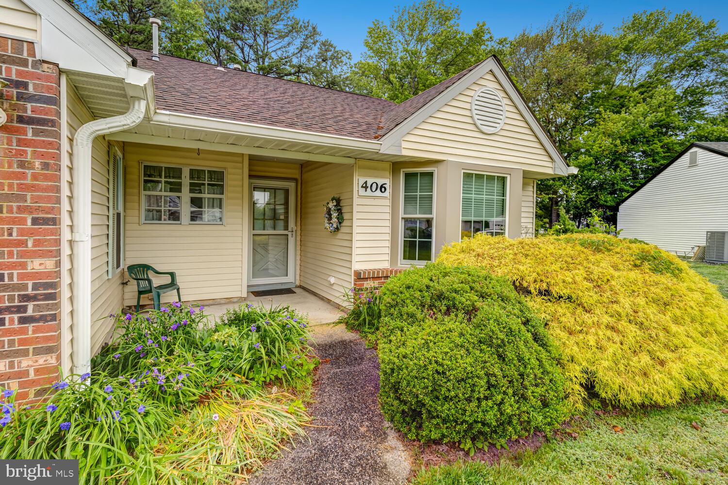 406 BETSY ROSS LANE