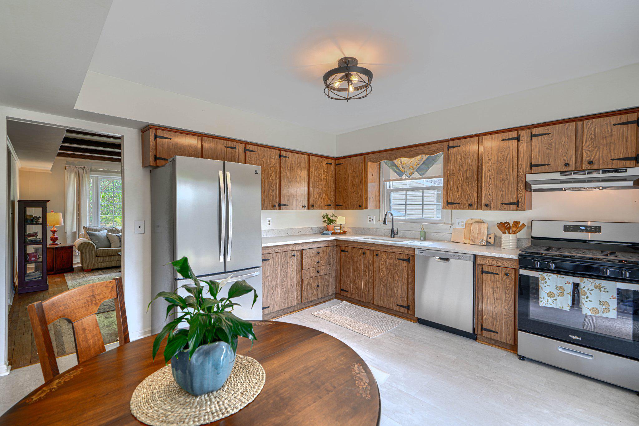 6 FIREOAK COURT