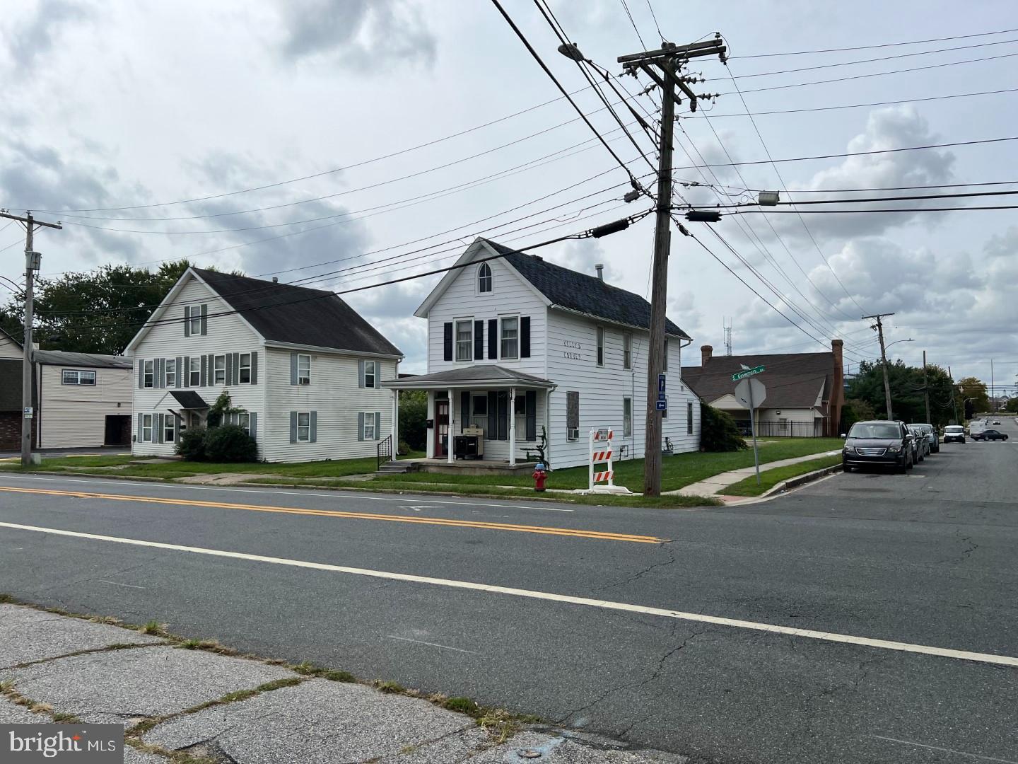 400-410 S GOVERNORS AVENUE