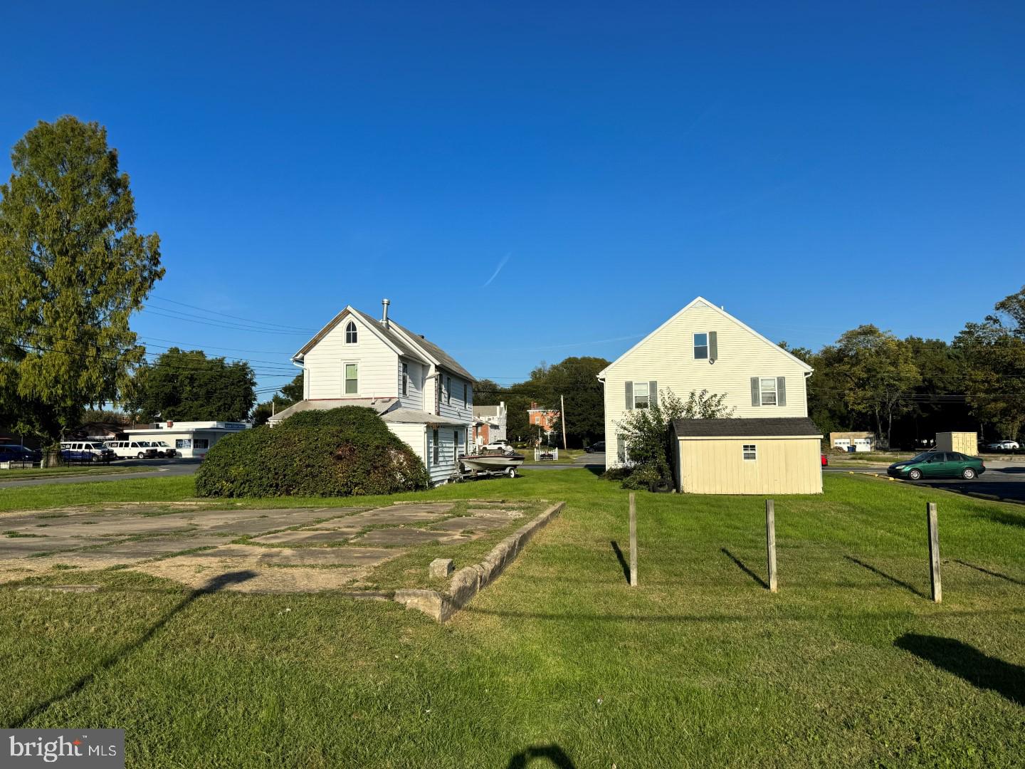 400-410 S GOVERNORS AVENUE