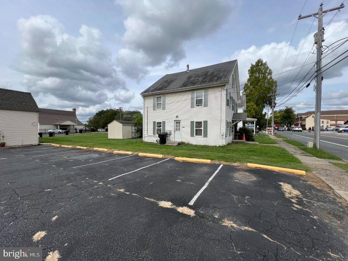 400-410 S GOVERNORS AVENUE