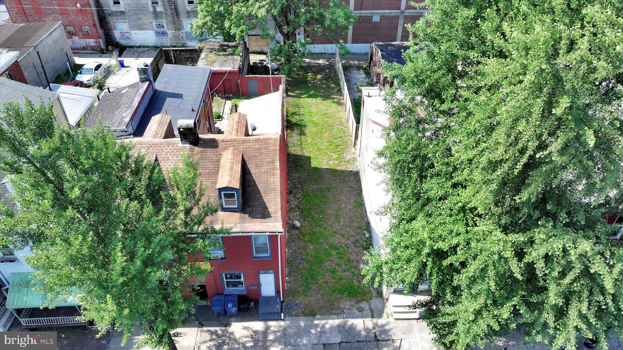 738 CHESTNUT STREET