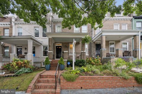 4613 8TH STREET NW WASHINGTON DC 20011