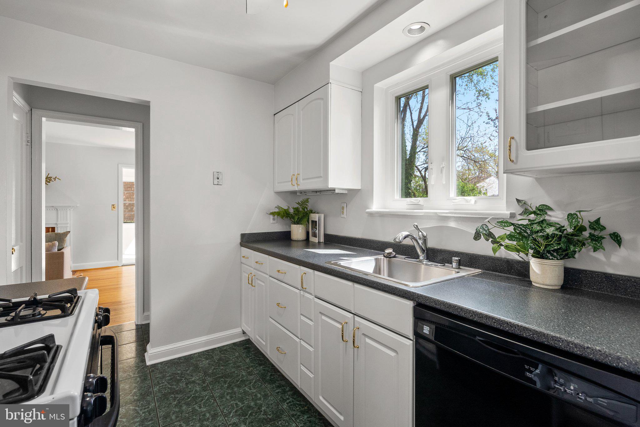 SUNSET TERRACE - Residential