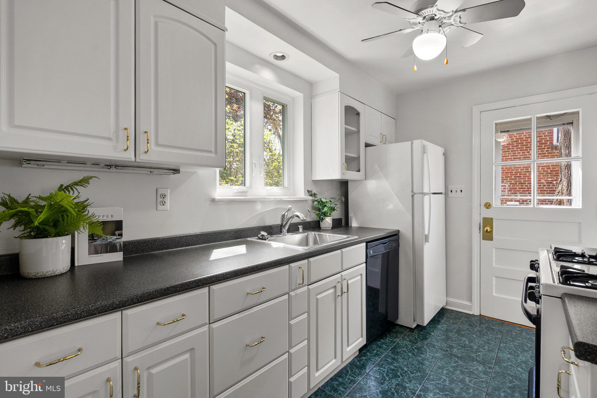 SUNSET TERRACE - Residential